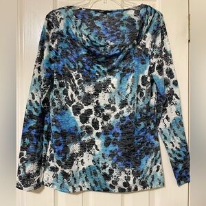 CHAUS Ladies long sleeve top.